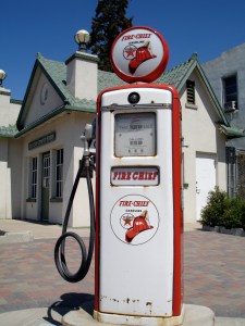 Image:  https://upload.wikimedia.org/wikipedia/commons/7/71/Old_Gas_Pump.jpg